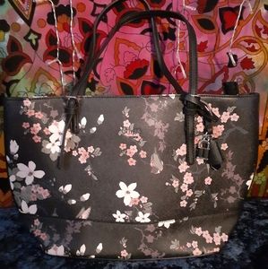 🌸Guess Midge Black Floral Purse 🌸